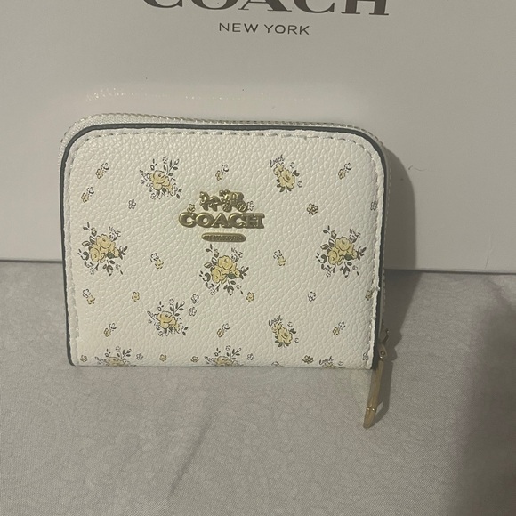 Coach White and Yellow Floral Bag Set - Picture 5 of 11